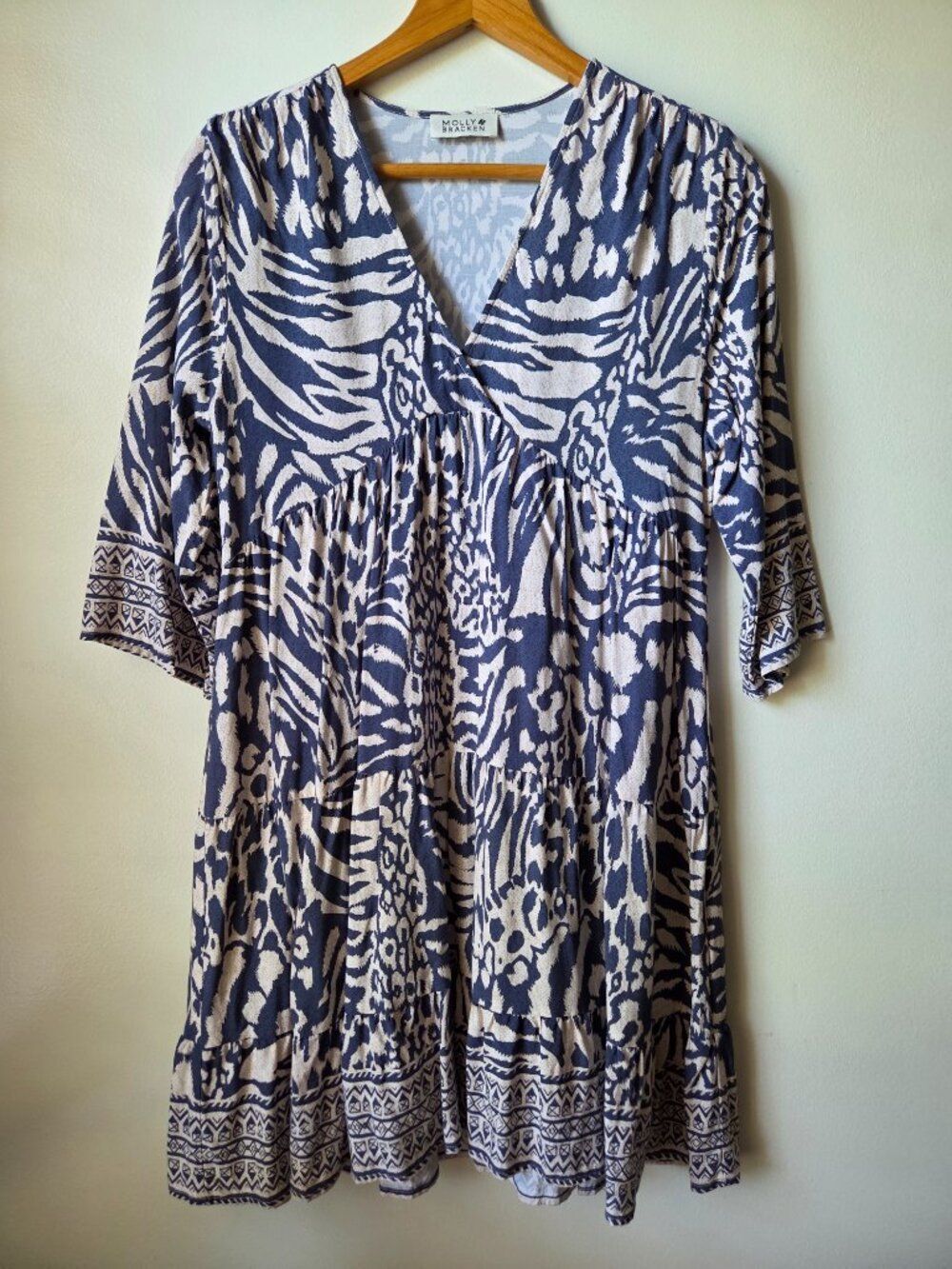 EUC LIKE NEW MOLLY BRACKEN PRINTED SURPLICE NECK 3/4 SLEEVES SHORT DRESS SIZE S